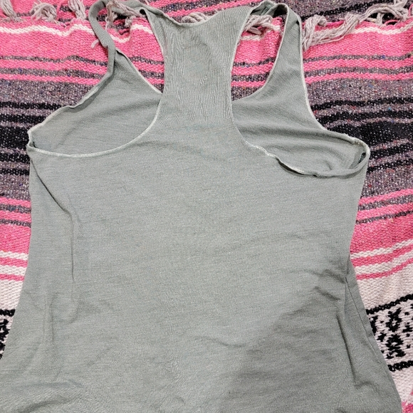 The North Face Women's Medium Train Wild Graphic Tank Slate Blue - Picture 4 of 4
